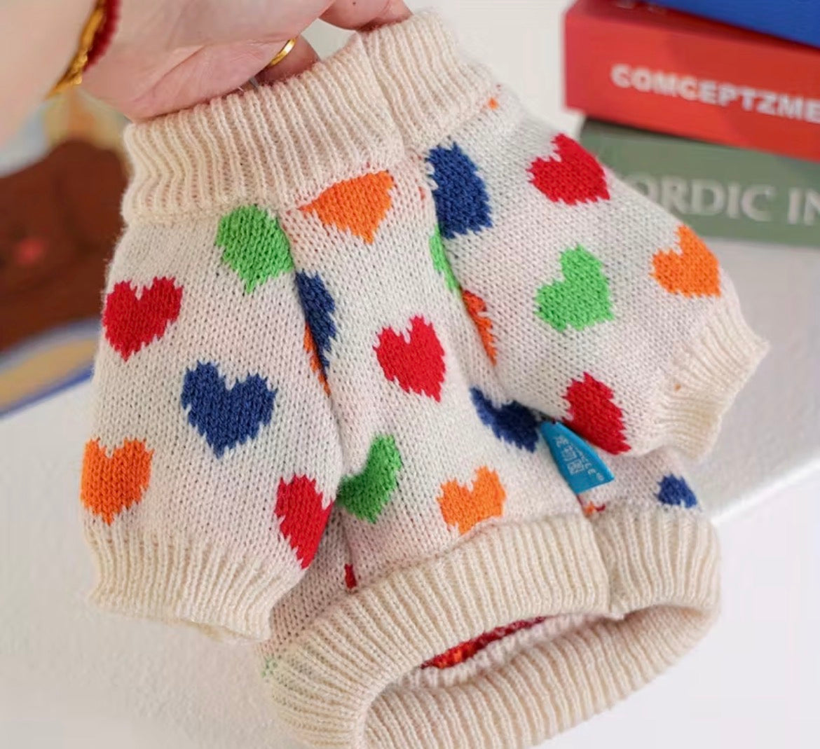 Pull-over pour Chien et Chat - Vêtement Douillet avec Cœurs Colorés